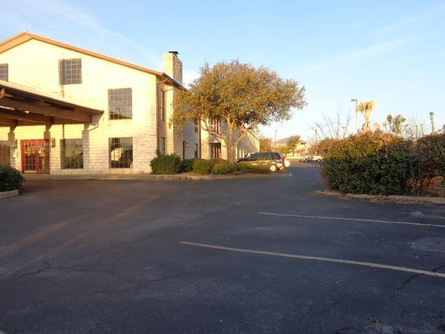 Windcrest Inn And Suites Fredericksburg Exterior photo